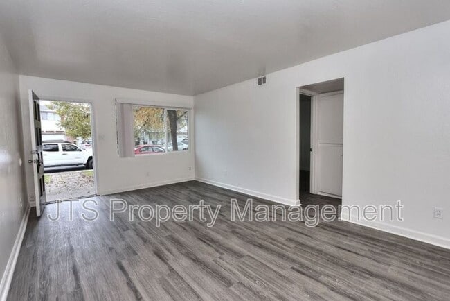 Building Photo - 2840 Sweet Way