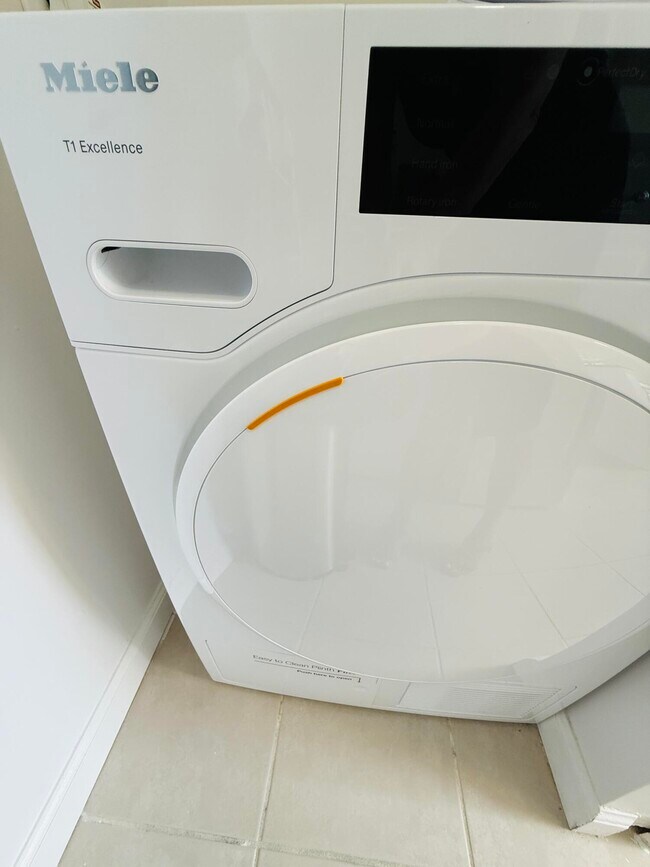 Building Photo - 651 Okeechobee Blvd