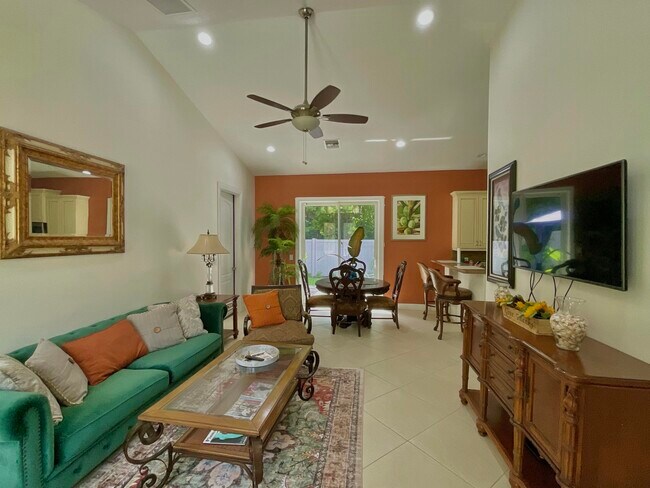Building Photo - 12132 Quercus Ln
