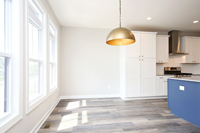 Building Photo - Spacious Cascadia Townhome With Rooftop Te...