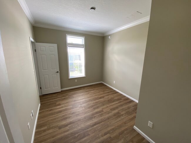 Building Photo - 5307 Camelot Dr E