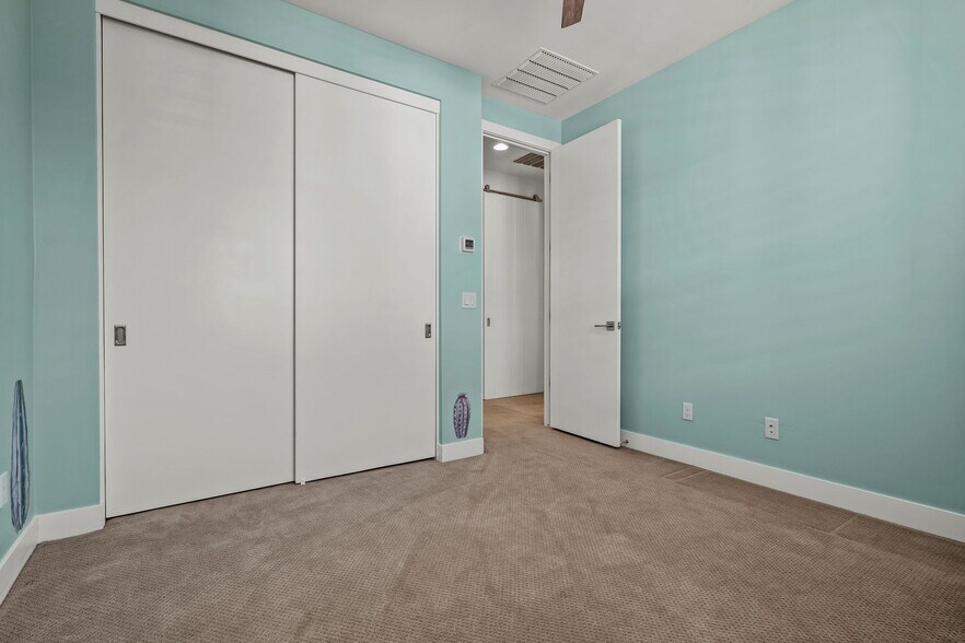 Building Photo - 3200 N 39th St