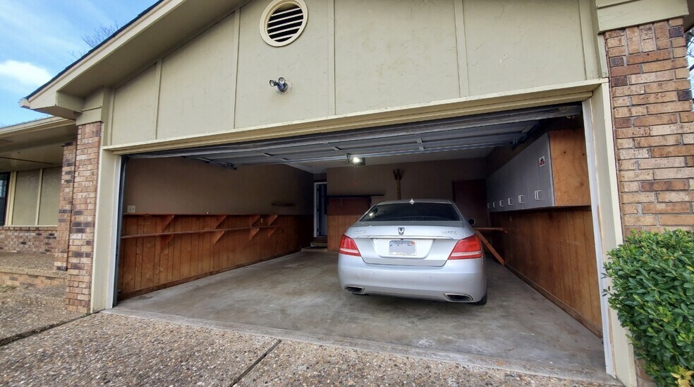 Building Photo - 89 Spring Grove Dr