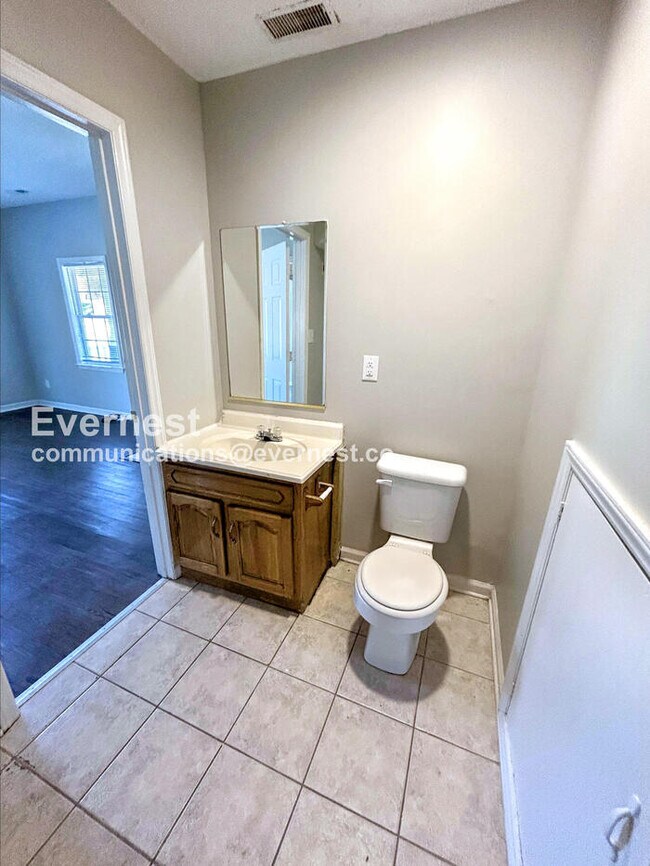 Building Photo - 4350 Wakeman Dr