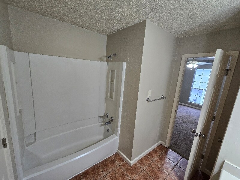 Building Photo - 1849 Southpointe Dr