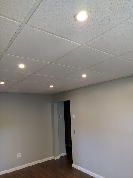 Building Photo - 1172 Wyoming Ave