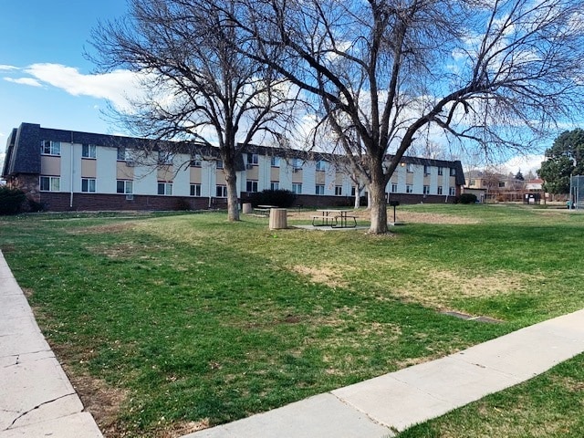 Building Photo - 707 W 96th Ave