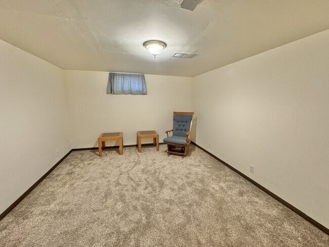 Building Photo - 1798 Chateau Dr