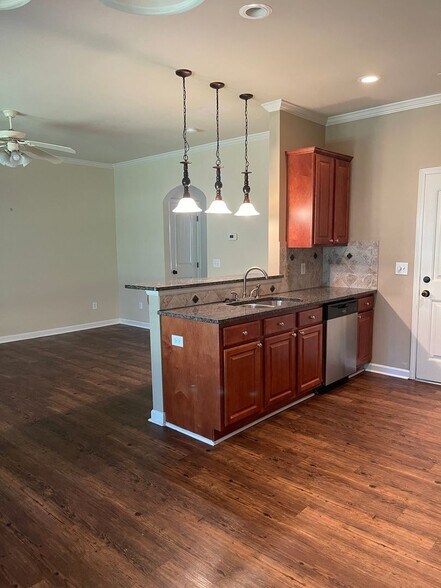 Building Photo - Stephanie Ct. Townhome