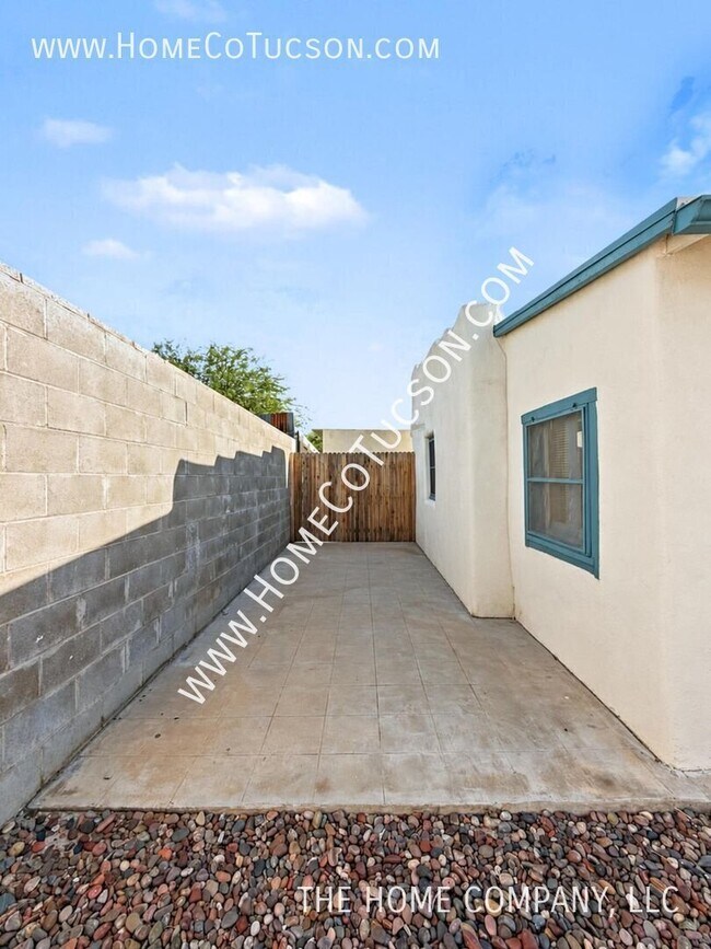 Building Photo - 531 S. Main-