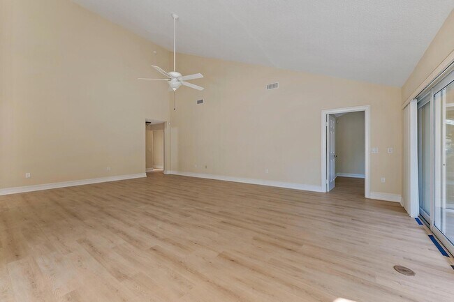 Building Photo - 118 Knoll Way