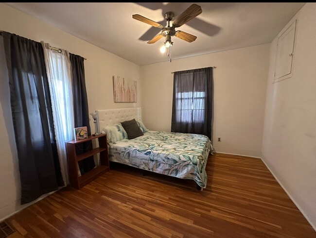 Building Photo - 1223 26th St