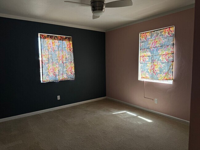 Building Photo - ALL UTILITIES INCLUDED Colorful & Eclectic 2 Bed / 1 Bath Home Near U of A