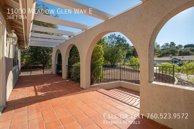 Building Photo - 11000 Meadow Glen Way E
