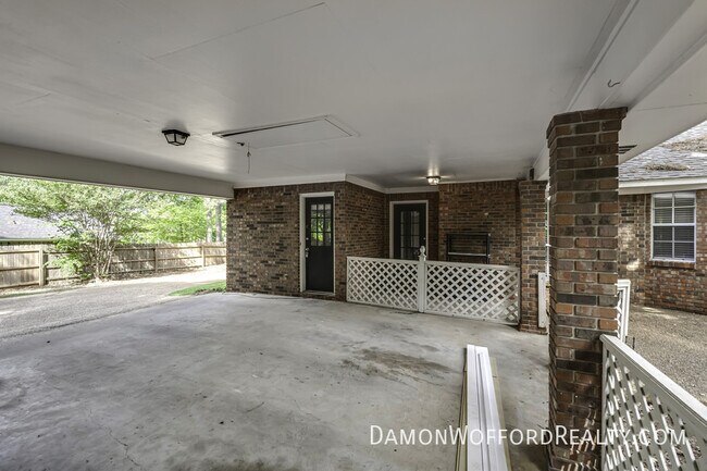 Building Photo - 502 Pelahatchie Shore Dr