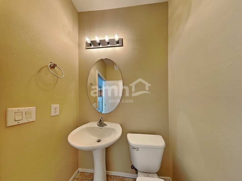 Building Photo - 14906 N 174th Ln