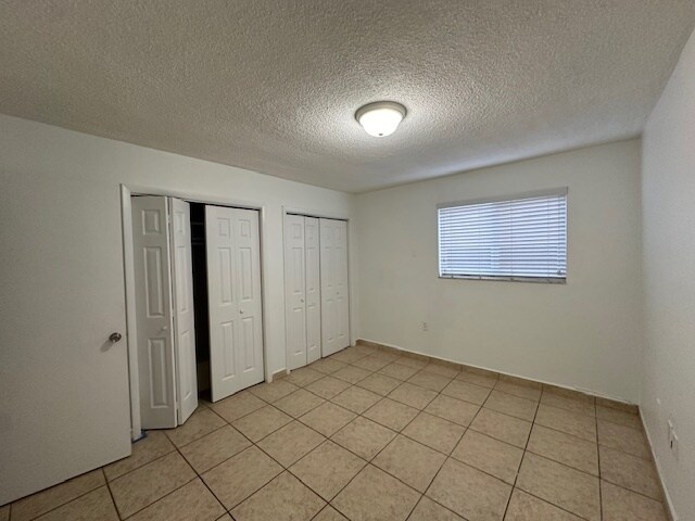 Building Photo - 3525-3527 SW 25th Ter