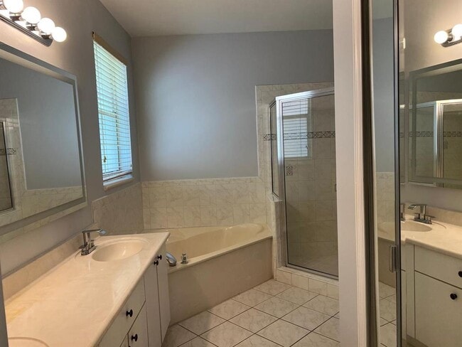 Building Photo - 2758 SW 129th Terrace