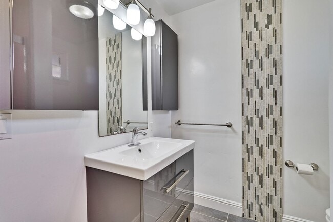 Building Photo - Wonderful 3 bedroom , 2 bath home in Mount...