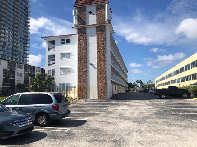 Building Photo - 4500 N Flagler Dr