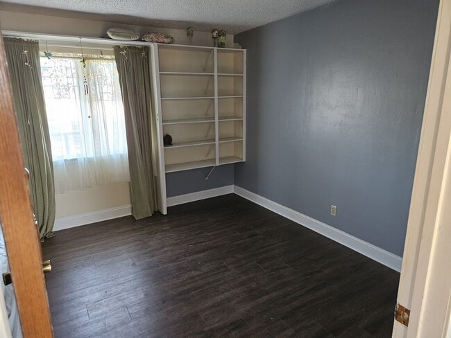 Building Photo - 1207 Gma