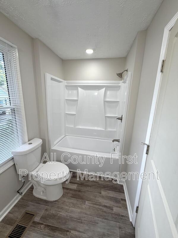 Building Photo - 2101 Holly Hill Dr