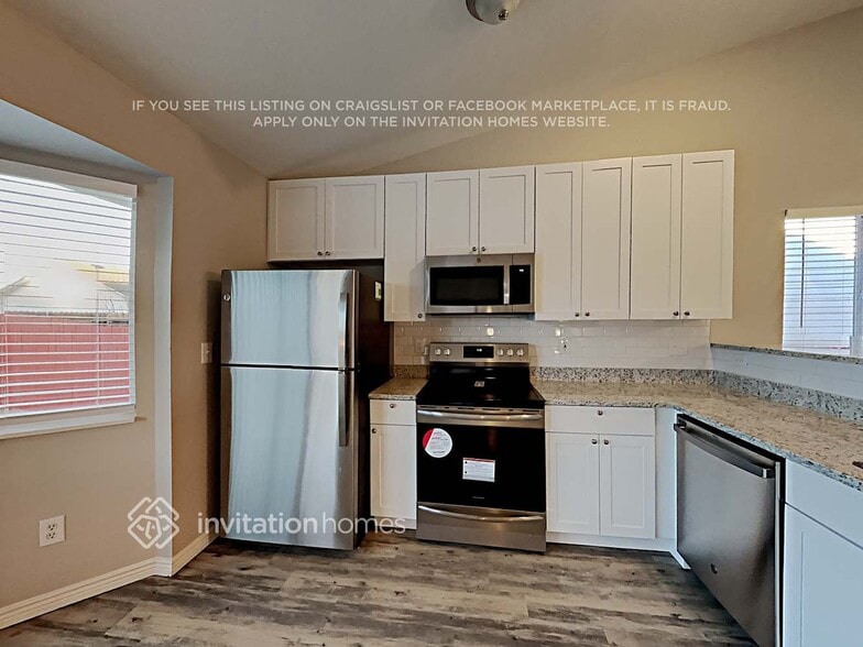 Building Photo - 5554 Kingsboro Dr