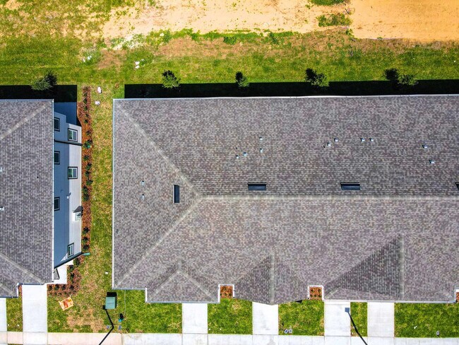 Building Photo - 820 Longboat Dr