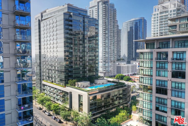 Building Photo - 1155 S Grand Ave