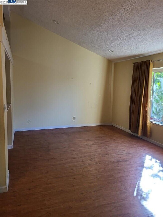 Building Photo - 41065 Cornac Terrace
