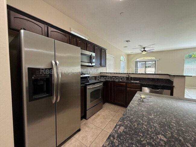 Building Photo - 2725 E Mine Creek Rd