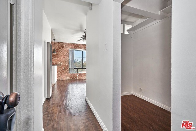 Building Photo - 5425 Santa Monica Blvd