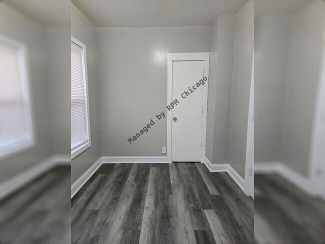 Building Photo - 3240 W 64th Pl