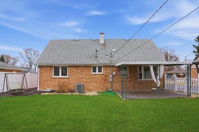 Building Photo - 8912 Windsor Ln