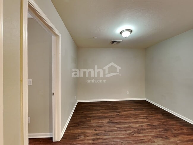 Building Photo - 20772 W Thomas Rd