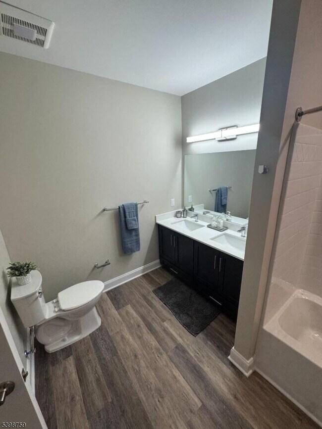 Building Photo - 7 Theta Dr