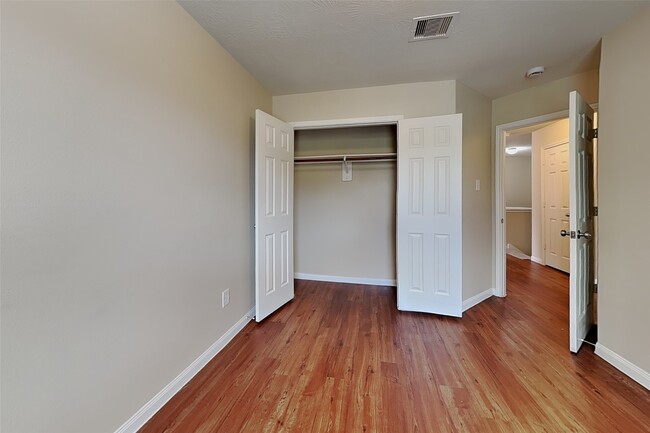 Building Photo - 15458 Bammel Oaks Ct