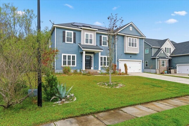 Building Photo - Welcome to Your Ideal Home: Where Luxury a...