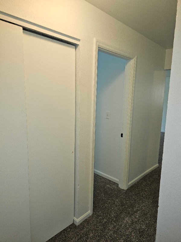Building Photo - 5856 Highview Dr