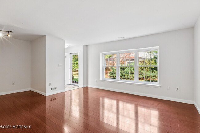 Building Photo - 357 Minstrel Ct