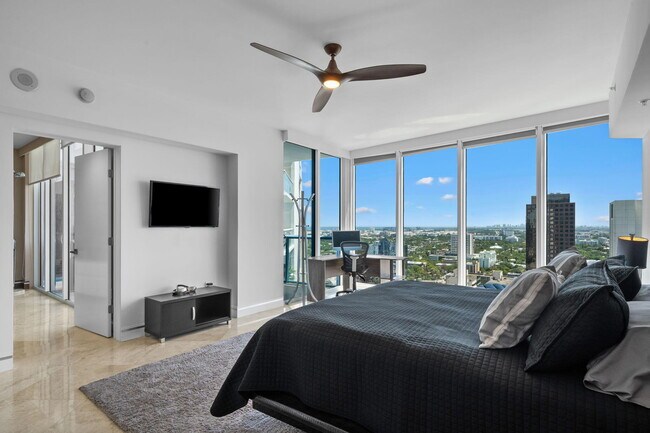 Building Photo - 333 Las Olas Way