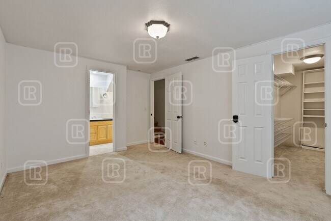 Building Photo - 23713 E Maxwell Ave