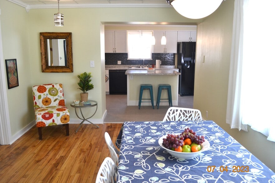 view thru dining room toward kitchen - 222 W Peck St