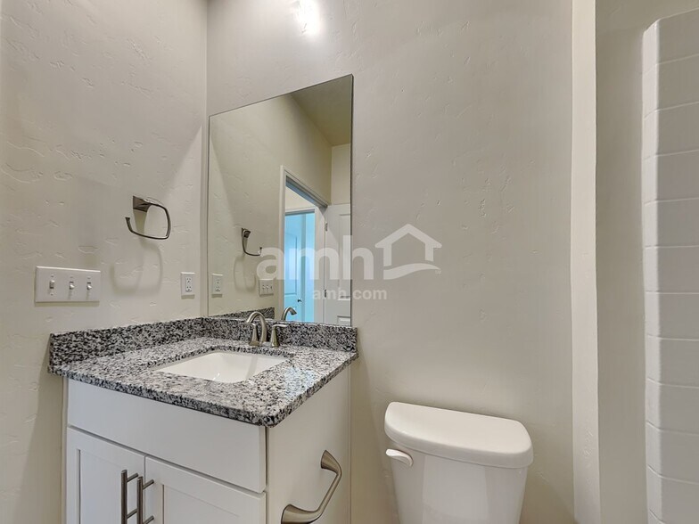 Building Photo - 3537 S Bartlett Way