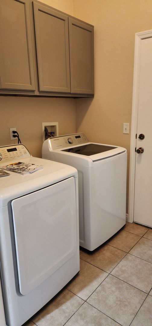 Building Photo - HAVE YOU SEEN THIS???