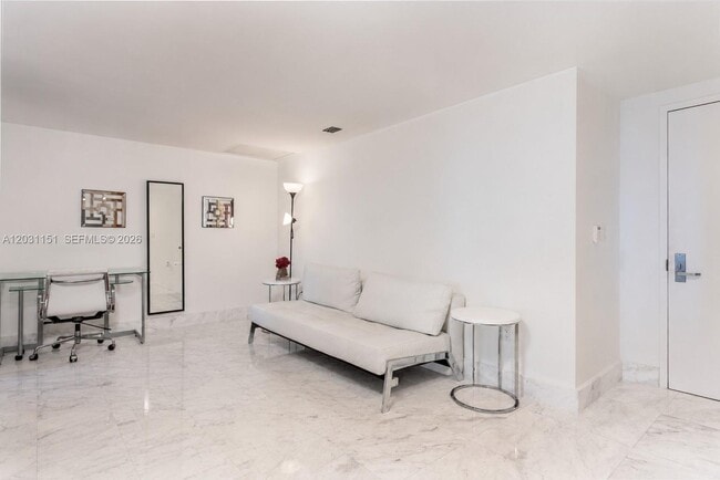 Building Photo - 495 Brickell Ave