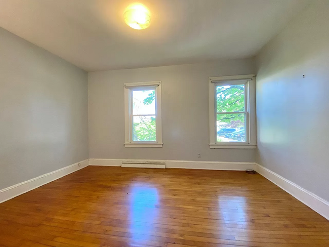 Bedroom 1 - 943 Columbia St