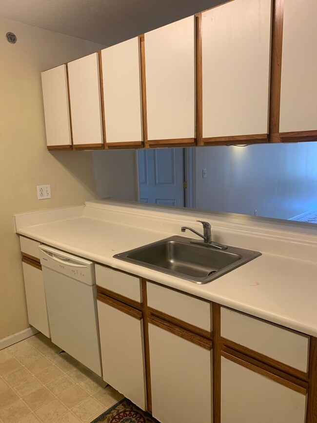 Building Photo - Star City - 4 Bedroom, 4 bath Condo - Avai...