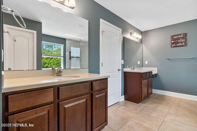 Building Photo - 11725 Paddock Gates Dr