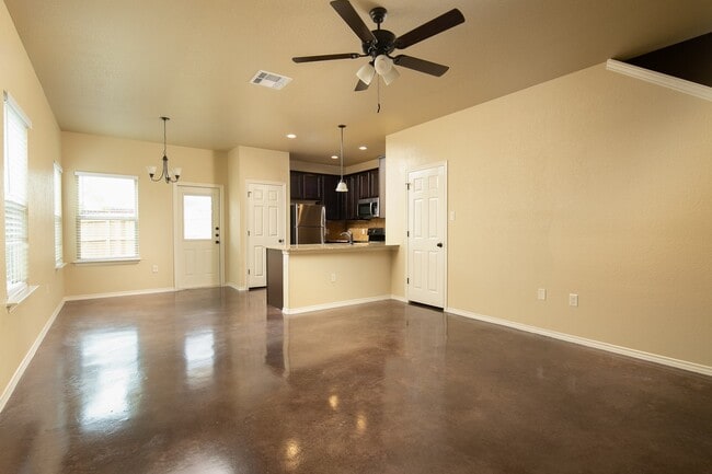 Building Photo - AVAILABLE NOW! GORGEOUS 3 BEDROOM DUPLEX LOCATED IN BUDA, TEXAS!